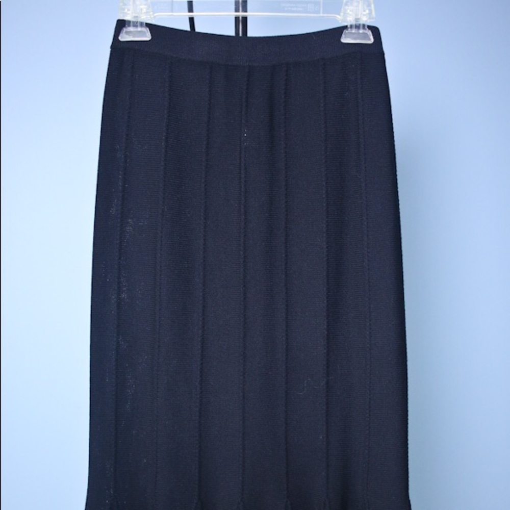 St. John Knit ruffle skirt